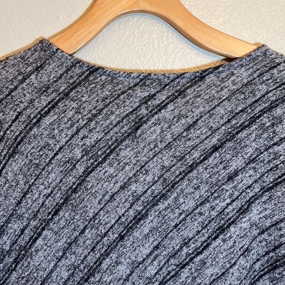 Green Envelope Gray Sweater - Picture 6 of 10